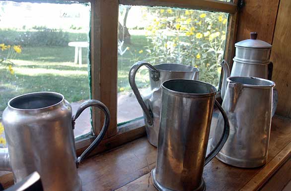 Antig�edades en la hoster�a de la Patagonia - Chile Chico / Lago G. Carrera, 