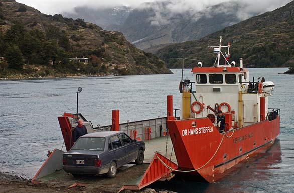 Trasbordador en el lago General Carrera - Chile Chico / Lago G. Carrera
