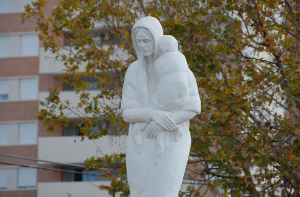 Monumento a la Madre - Cipolletti