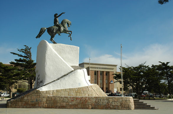 Monumento ecuestre al Gral. San Martn - Comodoro Rivadavia