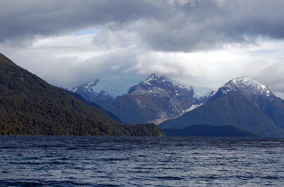 Glaciar Torrecillas, Lago Menndez - El Bolsn