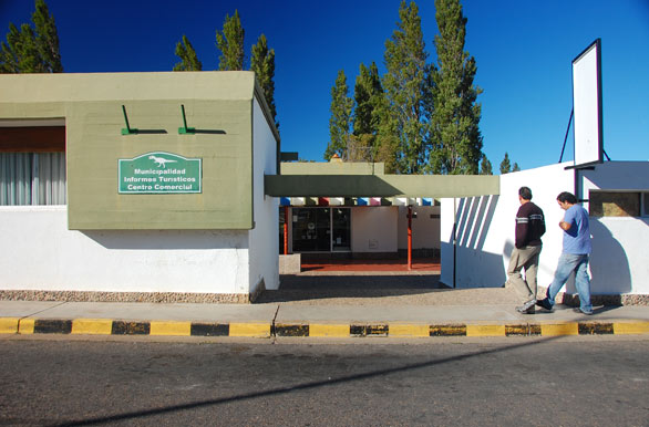 Municipalidad y Centro Comercial - Villa El Chocn