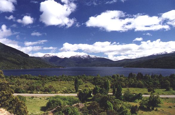 El Lago Futalaufquen - Esquel, 