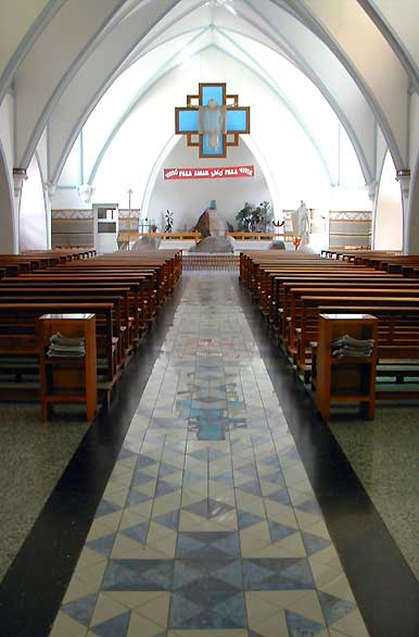 Interior de la iglesia Nuestra Seora de las Nieves - Junn de los Andes
