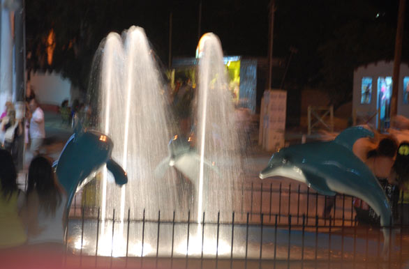 Fuente de los delfines - Las Grutas / San Antonio Oeste
