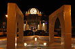 Fuente de agua con vista del casino - Photo: Jorge Gonz�lez