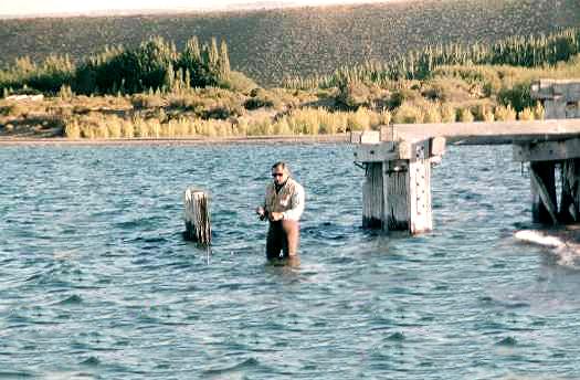 Pesca en el lago Buenos Aires - Los Antiguos, 