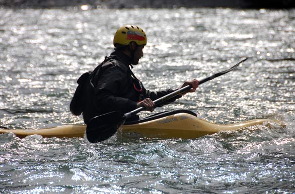 Kayak on the Palena RiverSobre el Ro Palena, Kayak - Alto Palena