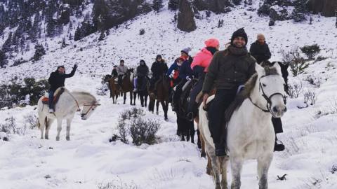 Winter horseback riding in Bariloche