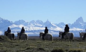 Cabalgando con Santa Patagonia