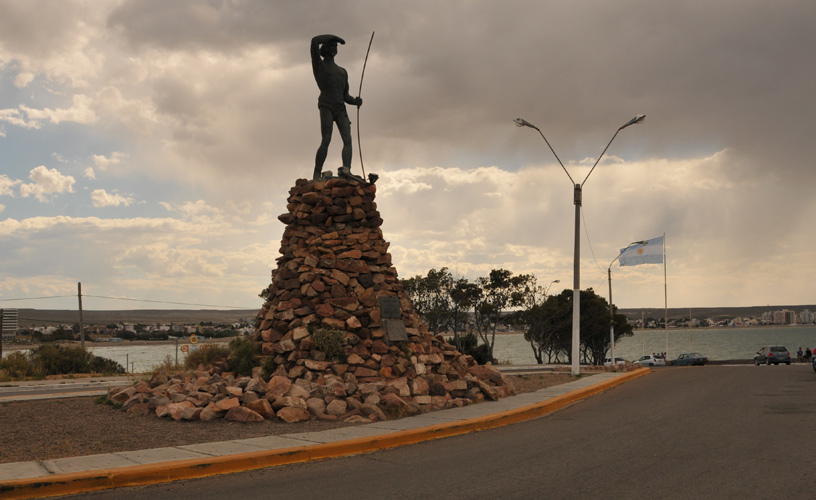 The monument to the Tehuelche Native
