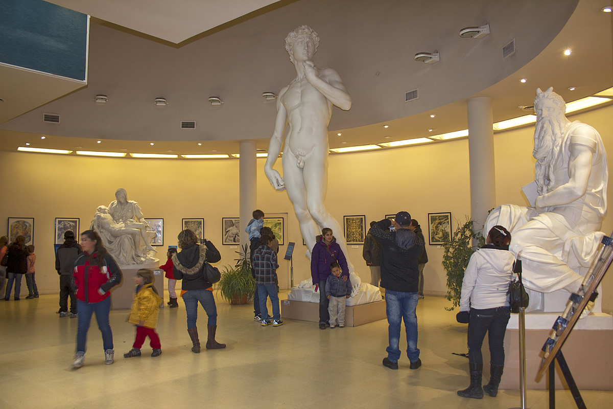 Tribute to Italian sculptor Michelangelo