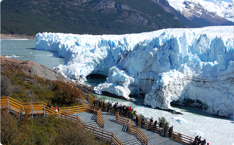Beholding the glacier from the footbridges