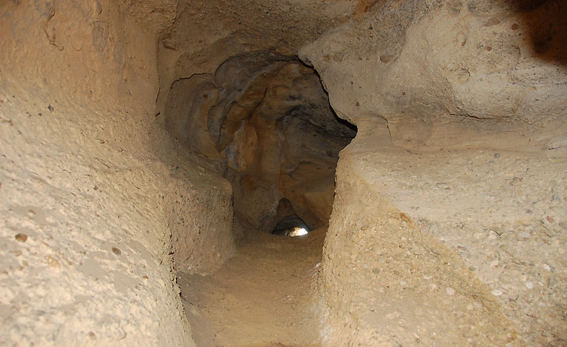 Cuevas y Pasadizos