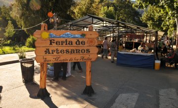 La plaza San Martín, artesanos todo el año