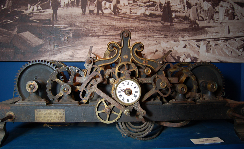 Maquinaria reloj ex Catedral de Ancud