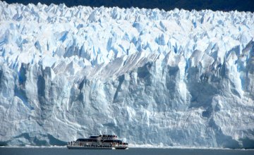 Navegación para mirar el Perito Moreno