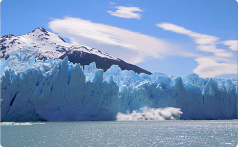 Navegación para mirar el glaciar Perito Moreno