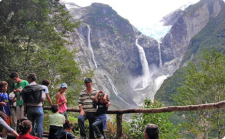 ventisquero colgante Queulat  ventisquero en Puyuhuapi