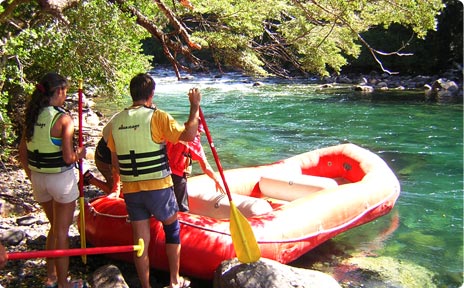 Rafting along the Hua Hum River