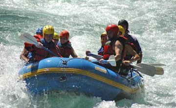 A puro rafting y aventura en el río Manso
