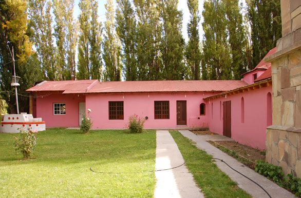 Patio de la parroquia - Perito Moreno