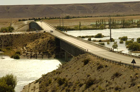 Puente sobre el ro Santa Cruz - Cte. Luis Piedra Buena