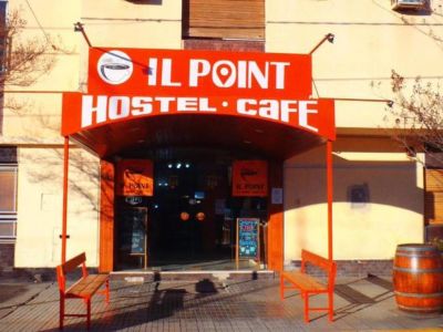 Albergues/Hostels Il Point Hostel Cafe