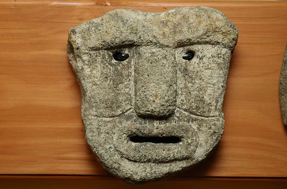 Mascara de piedra, (Museo Mapuche Pucn) - Pucn