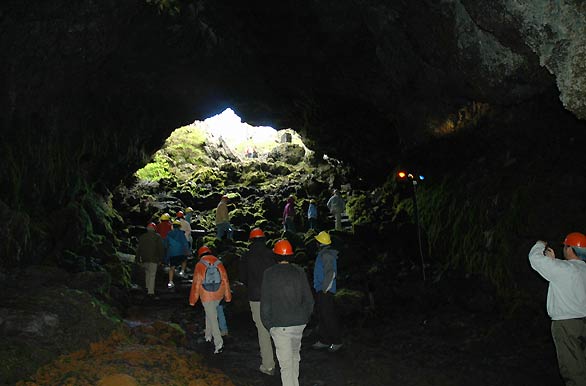 Excursin a las Cuevas Volcnicas - Pucn
