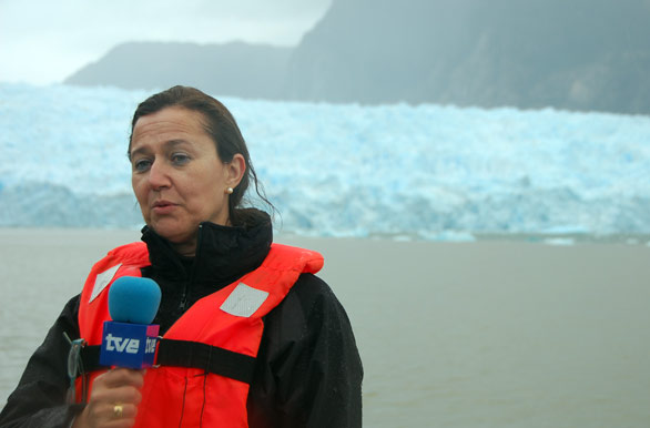 Periodista espaol en glaciar San Valentn - Puerto Aysn