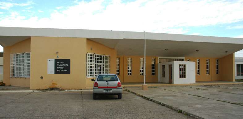 Museo Municipal Mario Brozoski - Puerto Deseado