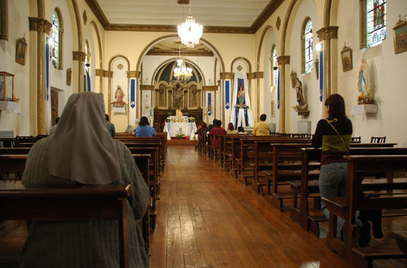 Interior de la iglesia Exaltacin de la Santa Cruz - Puerto Santa Cruz