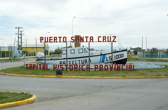 Portal de entrada a Puerto Santa Cruz - Puerto Santa Cruz
