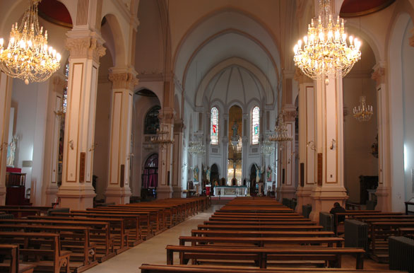 Vista interior de la catedral Mara Auxiliadora - Punta Arenas