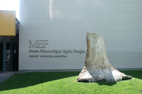 Frente del museo Paleontolgico - Trelew