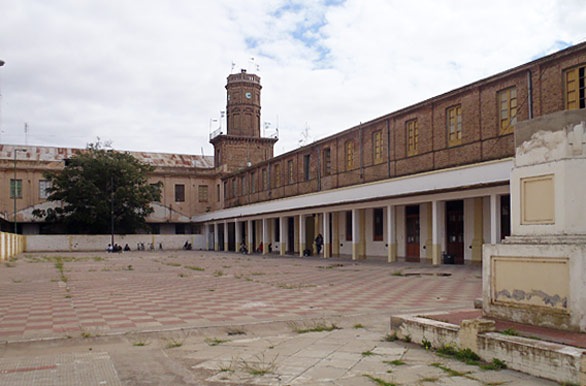 Patio del  Ex Colegio Salesiano - Viedma / Carmen de Patagones