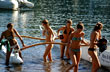 Little mermaids in Lake Nahuel Huapi - Photo: Jorge Gonz�lez