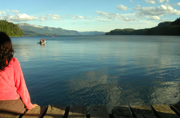Apacible muelle en el Lago Nahuel Huapi - Villa La Angostura