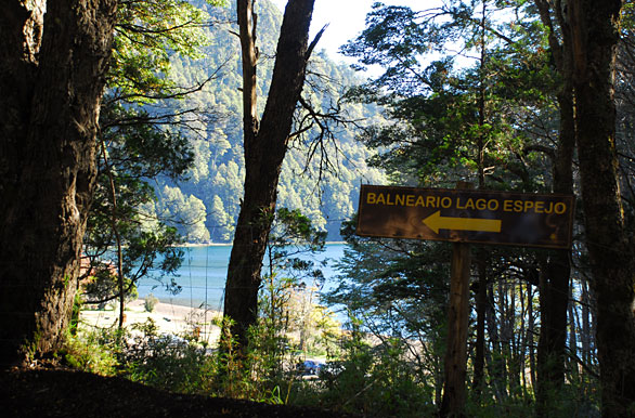Entrada al Lago Espejo - Villa La Angostura