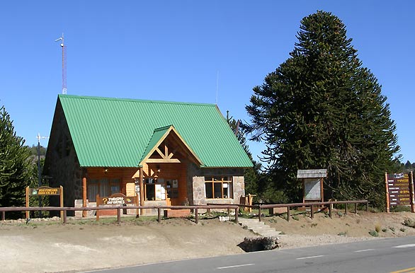 Oficina de turismo - Villa Pehuenia / Moquehue