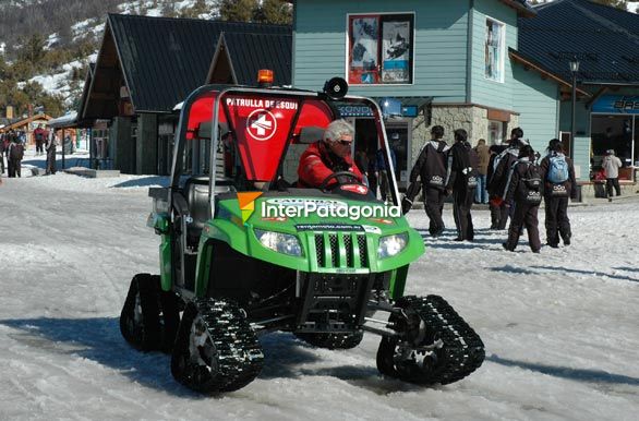 Moderno equipamiento de patrulla en el Catedral - San Carlos de Bariloche