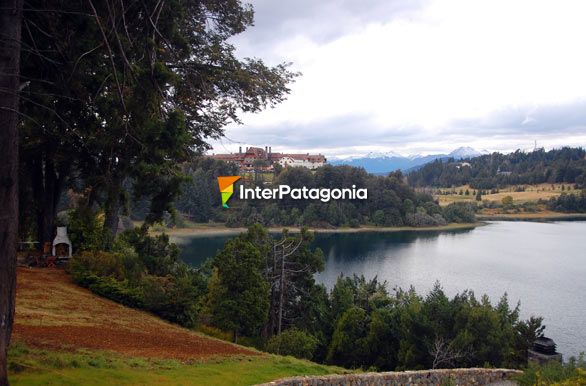 Pequea colina dentro del Parque Nacional Nahuel Huapi  - San Carlos de Bariloche