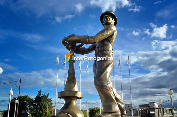 Homenaje a los trabajadores petroleros - Caleta Olivia