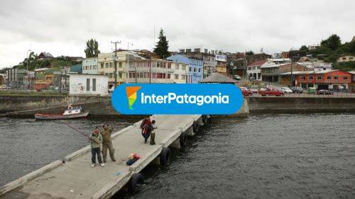 Pescando desde el muelle