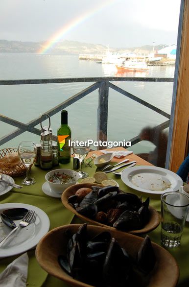 Almuerzo sobre el mar - Castro