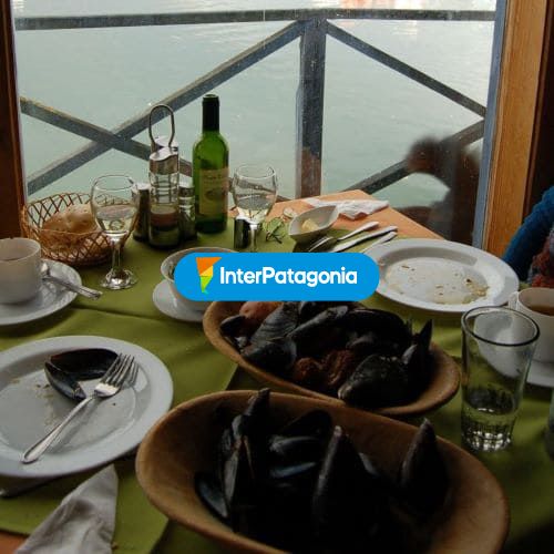 Almuerzo sobre el mar