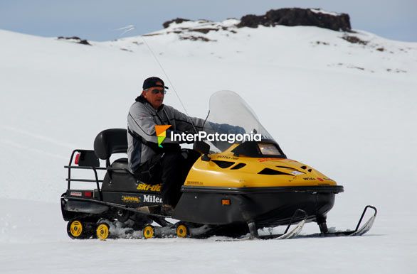 Excurcines en moto de nieve - Caviahue