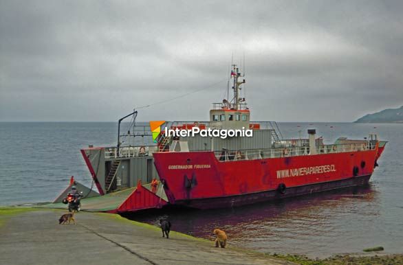 Muelle de Caleta La Arena - Chaitn / Futaleuf