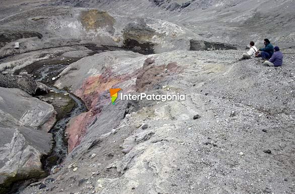 Contemplando el volcan - Copahue